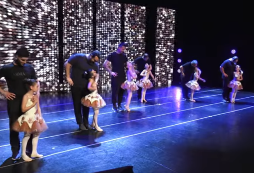 Συγκινητικό βίντεο: Μπαμπάδες χορεύουν μπαλέτο με τις 9χρονες κόρες τους στη Βέροια - Δείτε