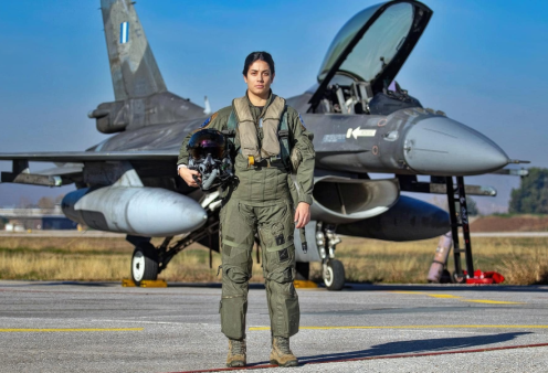 Top woman η Χρυσάνθη Νικολοπούλου, η πρώτη γυναίκα πιλότος της πολεμικής αεροπορίας - Πετά με F-16 στο Αιγαίο, παίρνει μέρος στις αναχαιτήσεις των Τούρκων 