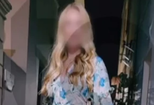 Η εντυπωσιακή ψηλή ξανθιά «Νάνσυ» με τα πανάκριβα ρολόγια και ρούχα: Ποια είναι η φερόμενη ως εγκέφαλος του κυκλώματος εκβιαστών - Έκρυβε χρήματα ακόμα και σε γλάστρες (βίντεο)