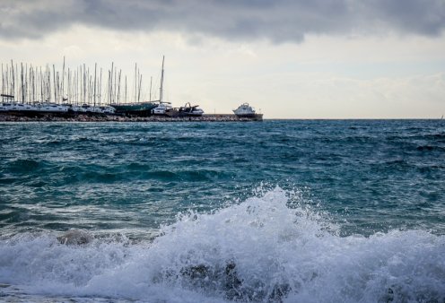 Καιρός: Συνεχίζεται η αστάθεια & την Παρασκευή – Βροχές, καταιγίδες & πτώση θερμοκρασίας (βίντεο)