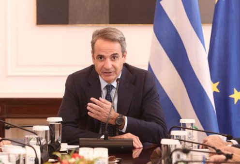 «Ο κατώτατος μισθός θα φτάσει τα 950 ευρώ το 2027» - «Θα συμπαρασύρει τριετίες και επιδόματα»: Τι είπε ο Κυριάκος Μητσοτάκης στο Υπουργικό 