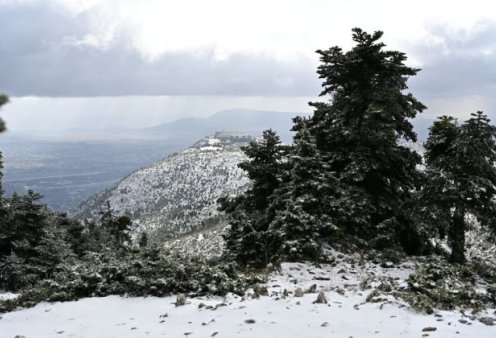 Καιρός: Έντονο κρύο, βροχές & χιόνια - Σε ποιες περιοχές θα το στρώσει (βίντεο)