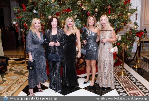 Glamour βραδιά στη Μεγάλη Βρεταννία - Απίθανα festive looks για όλες τις καλεσμένες! (φωτό)