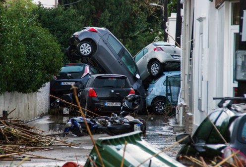 Δείτε συγκλονιστικές εικόνες από τη Βιβλική καταστροφή στην Ιαλυσό: Η κακοκαιρία Bora διέλυσε την πόλη - Τα φαινόμενα στη Ρόδο θα συνεχιστούν και αύριο