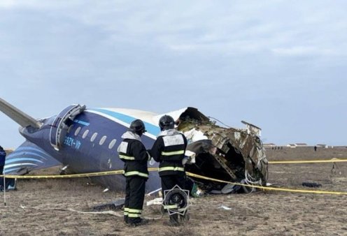 Καζακστάν: Βρέθηκε το μαύρο κουτί του αεροπλάνου που συνετρίβη – Σενάρια ότι χτυπήθηκε από ρωσικά αντιαεροπορικά πυρά