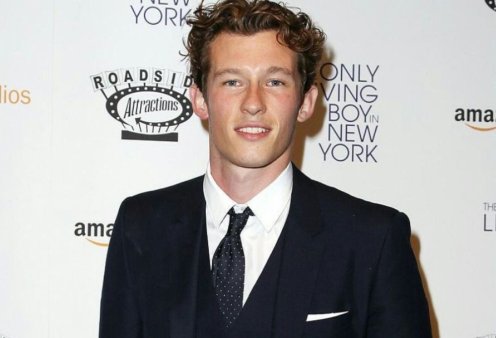 Callum Turner: Ποιος είναι ο αρραβωνιαστικός της Dua Lipa; Γοητευτικός, ταπεινός με διακρίσεις στο μόντελινγκ & στην υποκριτική (φωτό-βίντεο)