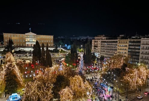 Πρωτοχρονιά στην Αθήνα: Στο Σύνταγμα αλλαγή του χρόνου με την «Ταράτσα του Χρόνου» και Φοίβο Δεληβοριά - Στο Πεδίον του Άρεως με Χρήστο Μάστορα & «Μέλισσες»