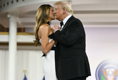 Donald – Melania Trump: Αναγνώστης χειλιών αποκαλύπτει τι είπε το προεδρικό ζεύγος στον 1ο του χορό - «Σήμερα είναι κάτι που δεν θα ξεχάσουμε ποτέ» (φωτό & βίντεο)