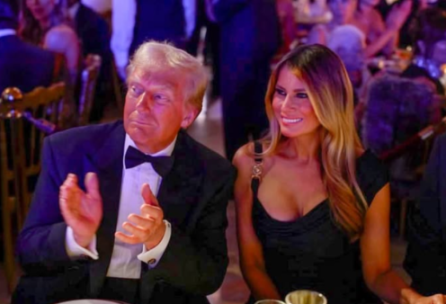 Donald Trump: Το πρωτοχρονιάτικο glamorous party στο Μαρ-α-Λάγκο – Άβολος με την Melania - Χόρευε με τον Elon Musk (φωτό & βίντεο)