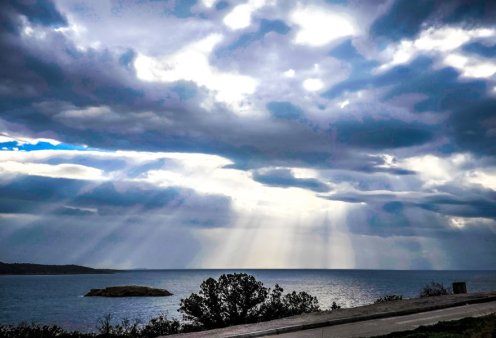 Καιρός: Ισχυρές νεφώσεις, βροχές & σποραδικές καταιγίδες - Μικρή πτώση της θερμοκρασίας (βίντεο) 