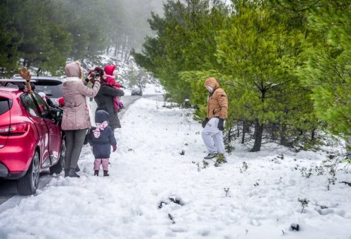 Πολικές μάζες φέρνουν πυκνές χιονοπτώσεις: Αλλάζει το σκηνικό του καιρού - Τι λένε οι μετεωρολόγοι, Κολυδάς, Μαρουσάκης, Γιαννόπουλος, Ρήγου (βίντεο)