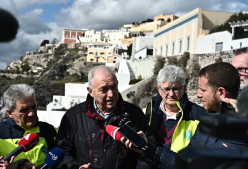 Ευθύμιος Λέκκας: Μη δίνετε σημασία σε ξένους επιστήμονες, δεν έχουν πλήρη γνώση - Αυτά είναι τα 3 σενάρια για την σεισμική δραστηριότητα στη Σαντορίνη (βίντεο)