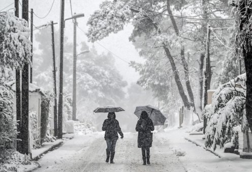 Τσικνοπέμπτη με τη χώρα στην κατάψυξη: Αυτές οι περιοχές της Αττικής θα δούνε χιόνι - Η θερμοκρασία θα δείξει έως και -9 βαθμούς Κελσίου (βίντεο)