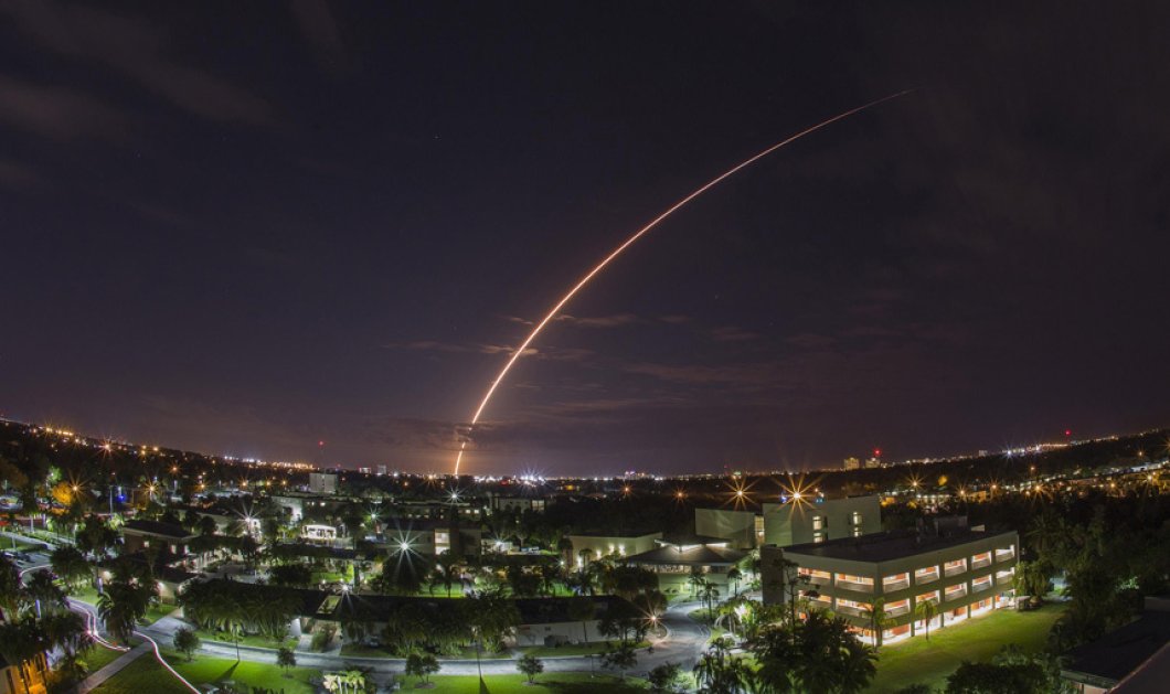 21/01/2015 - Εντυπωσιακή φωτό από τον ουρανό της Florida - Kομήτης αφήνει πίσω τα σημάδια του! Picture: REUTERS/Michael Brown