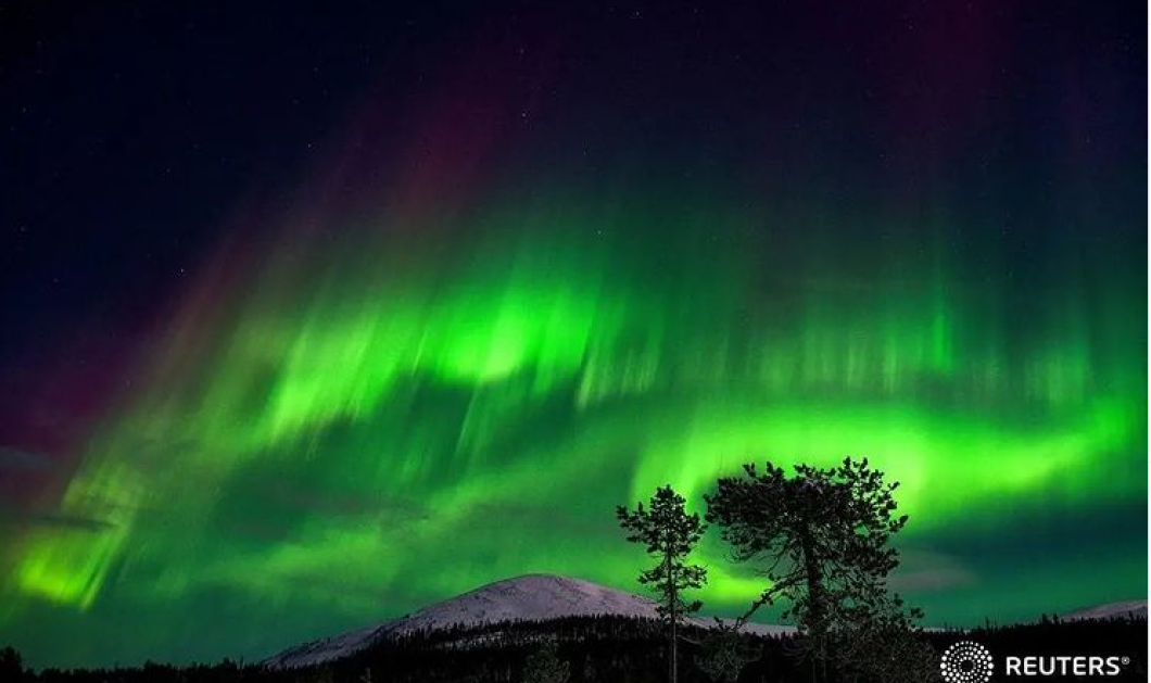 Φωτό Ημέρας το πολικό σέλας, το εντυπωσιακό φωτεινό ουράνιο φαινόμενο που συμβαίνει στην Φινλανδία, κόβει την ανάσα