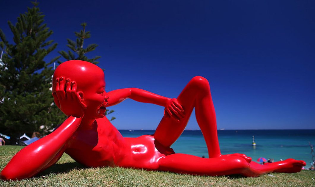 07/03/2015 - Τέχνη στην παραλία: Λιμάνι ονομάζεται το γλυπτό του Chen Wenling που βλέπουμε στην παραλία Cottesloe στο Perth της Αυστραλίας! Picture: Paul Kane/Getty Images
