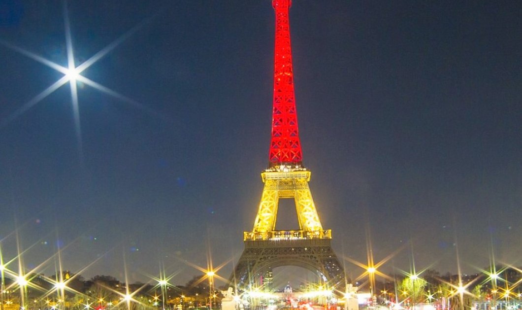 Στα χρώματα του Βελγίου ο Πύργος του Άιφελ μετά την πολύνεκρη τρομοκρατική επίθεση στις Βρυξέλλες