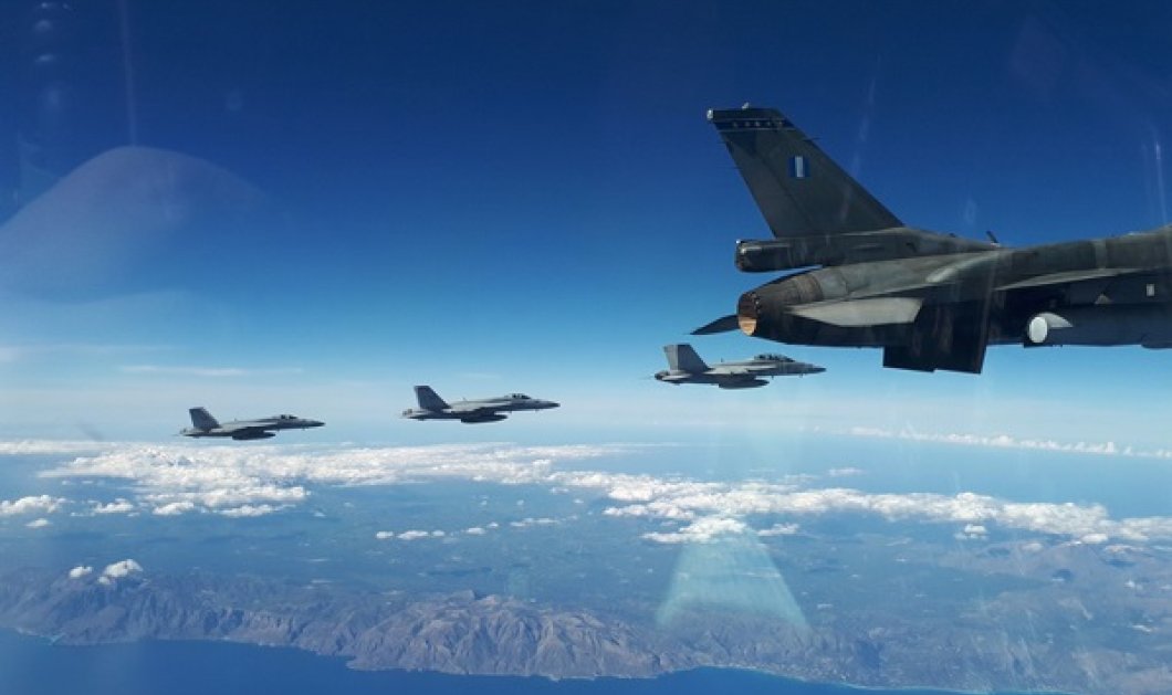 Φωτογραφία Ημέρας: Τα F-16 της Πολεμικής Αεροπορίας "σκίζουν" τον ελληνικό ουρανό/ PHOTO: EUROKINISSI/ ΓΕΑ