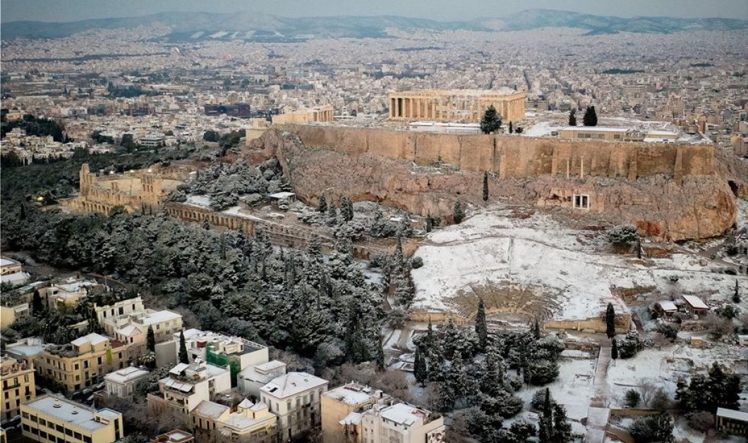 Η Ακρόπολη «ντυμένη» στα λευκά (Φωτό: Instagram/AlphaNews.Live)