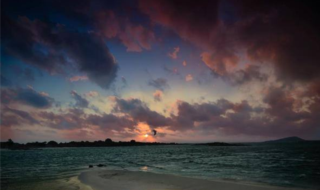 19/01/2015 - Μια υπέροχη φωτογραφία από το ηλιοβασίλεμα στην Κρήτη και το «εξωτικό» Ελαφονήσι!