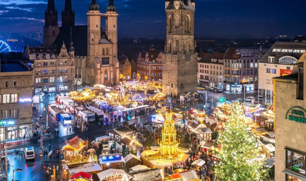 Φωτό ημέρας η πανέμορφη Χριστούγεννατικη αγορά στην πόλη Χάλλε Ζααλε της Γερμανίας