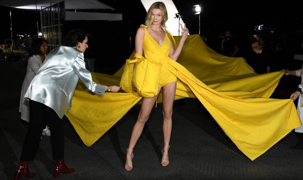 Η Karlie Kloss ετοιμάζεται για το Off-White show της εβδομάδας μόδας στο Παρίσι - Φώτο Getty Images 