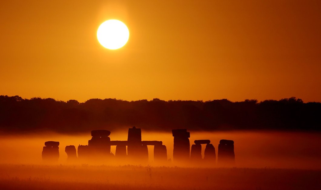 Η ανατολή του ηλίου πάνω από το Salisbury Plain - Picture: Robin Morrison - Φωτογραφία: The Telegraph 