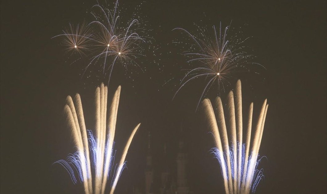 Πυροτεχνήματα στον ουρανό της Σαγκάης κατά τα εγκαίνια του νέου θεματικού παρκου της Disney που ανοίγει επίσημα στις 16 Ιουνίου - REUTERS / ALY SONG