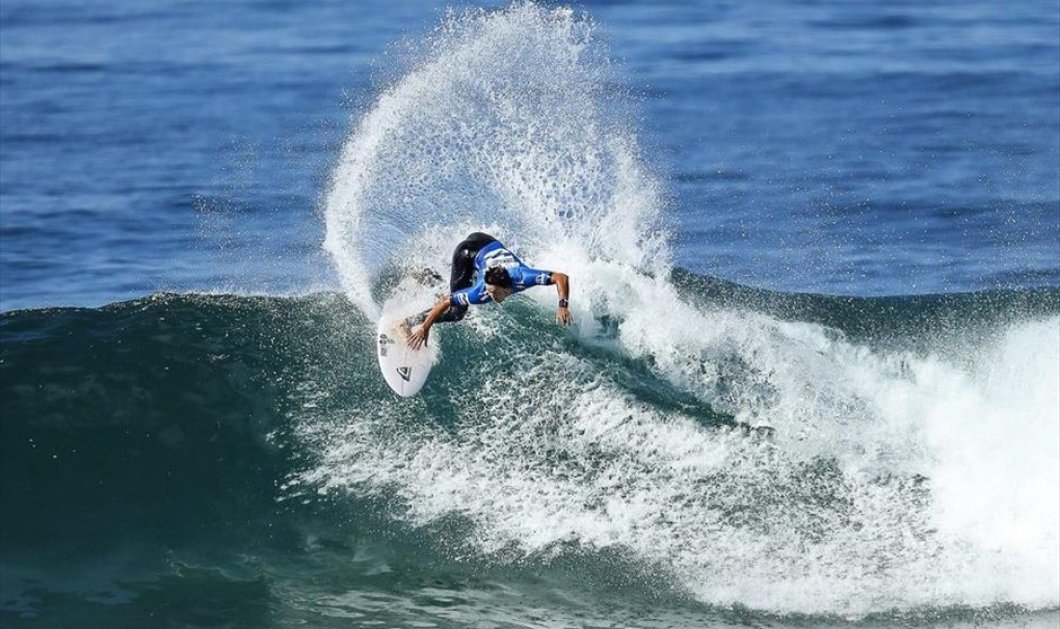 O Αυστραλός σέρφερ Κόνερ Ο' Λίρι συμμετέχει σε παγκόσμιο διαγωνισμό surf στη Νότια Αφρική & εντυπωσιάζει - EPA / KELLY CESTARI - WSL