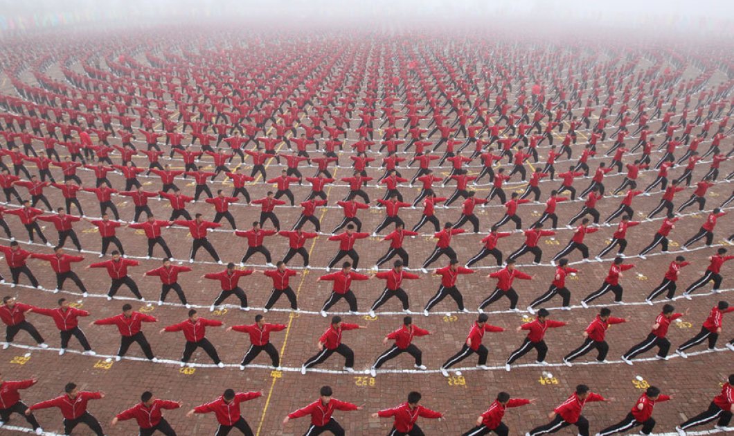 Η ισχύς εν τη ενώσει: Μαθητές πολεμικών τεχνών πραγματοποιούν επίδειξη στην Κίνα & εντυπωσιάζουν Picture: Reuters