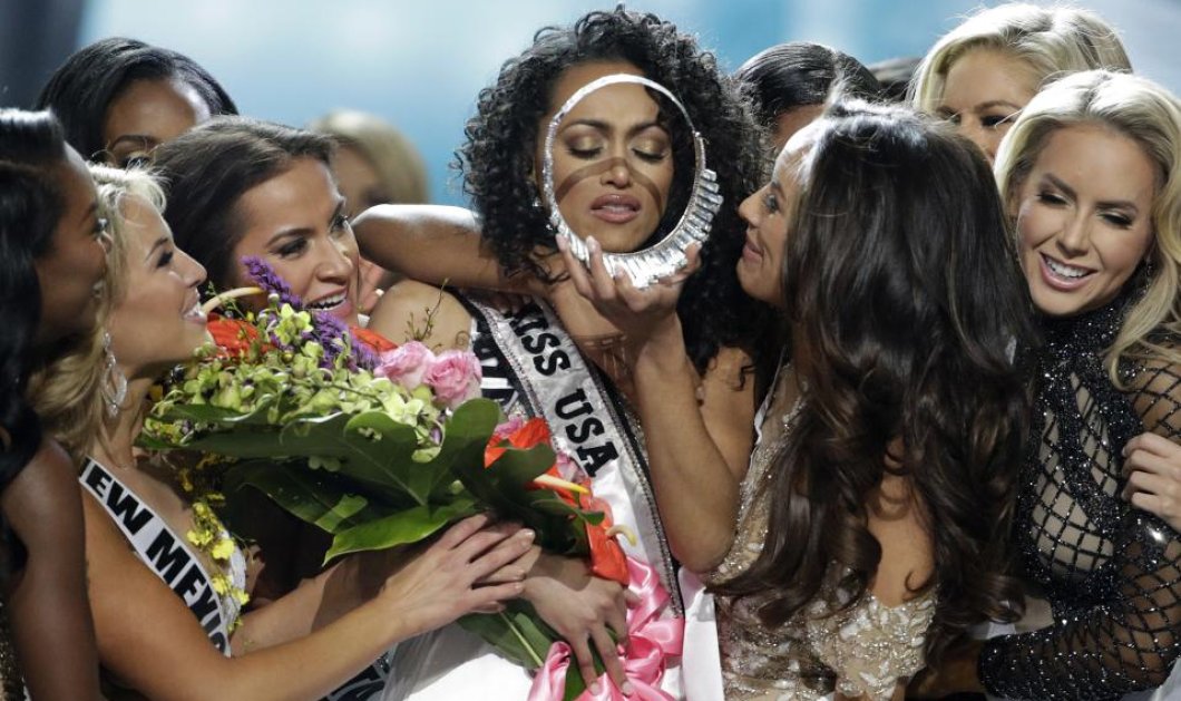 Νικήτρια στα καλλιστεία της Miss USA η Kara McCullogh - Παραλαβή στέμματος με δάκρυα και απέραντη συγκίνηση Picture:John Locher/AP
