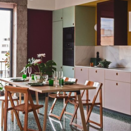 Βαλένθια: Διαμέρισμα που μας γυρνάει πίσω στα 70s – Συγκλονιστική αισθητική & χρώμα παντού – Τέλος ο μινιμαλισμός, ανανεώστε το σπίτι σας! (φωτό)