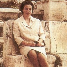 Topwoman η Σταυρούλα Κουράκου - Η μεγάλη κυρία του ελληνικού κρασιού μέσα από αφηγήσεις και μαρτυρίες