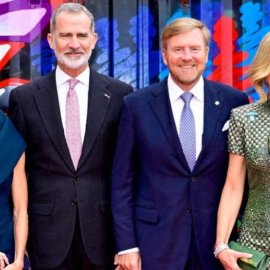 "Πασαρέλα" επίσημη επίσκεψη της Βασίλισσα Λετίσια στην Ολλανδία - Ανταγωνίζεται με τη Βασίλισσα Μάξιμα σε μοδάτα σύνολα αξεσουάρ και styling (φωτό)