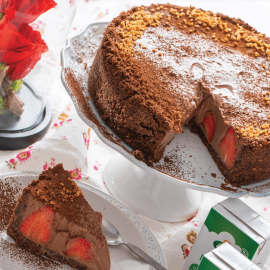 Ντίνα Νικολάου: Πεντανόστιμη τούρτα σοκολάτα χωρίς ψήσιμο - Το φανταστικό γλυκάκι που δε χρειάζεται ψήσιμο !