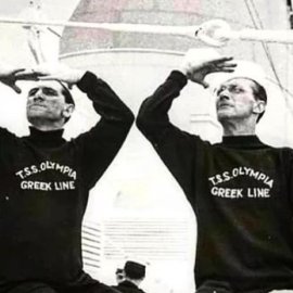 Vintage pic από το 1960: Ντίνος Ηλιόπουλος & Κώστας Χατζηχρήστος μαζί στο κατάστρωμα του υπερωκεάνιου "Ολυμπία" - Σε ποια ταινία συνεργάστηκαν;