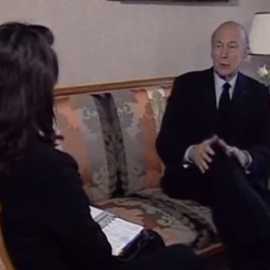 Η συνέντευξη του Βαλερί Ζισκάρ Ντ' Εστέν στην Ειρήνη Νικολοπούλου για τον Κωνσταντίνο Καραμανλή - Πριν 26 χρόνια την ημέρα της κηδείας του Έλληνα πολιτικού (βίντεο)