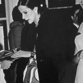 Έλενα Ναθαναήλ: Στην δεκαετία του ’60 με υπέροχο Emilio Pucci φόρεμα & ballet flats – Όταν η ηθοποιός ήταν το fashion icon της εποχής της (φωτό)