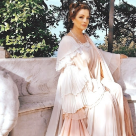Άντζελα Γκερέκου: Η υπέροχη ηθοποιός θα ενσαρκώσει την Πριγκίπισσα Sissy της Αυστρίας – Δείτε φωτογραφίες 