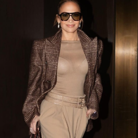 Jennifer Lopez: Η καλλονή τραγουδίστρια μας δείχνει πως να δημιουργήσουμε το σωστό total brown look – Δεν θα μπορούσε να λείπει μία Birkin bag (φωτό)
