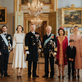 Βασιλιάς Φρέντερικ -Βασίλισσα Μαίρη: Επισκέφτηκαν την royal family της Σουηδίας – Η ζεστή υποδοχή από την Πριγκίπισσα Βικτωρία – Τα looks των κυριών (φωτό & βίντεο)