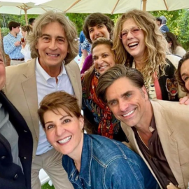 Οι Έλληνες αστέρες του Χόλιγουντ έκαναν Πάσχα μαζί: Ted Sarantos, Nia Vardalos, Melina Kanakaredes & John Stamos – Που είναι η Jennifer Aniston (φωτό)