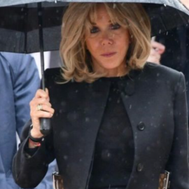 Όταν η Brigitte Macron πενθεί & είναι stylish! - To total black look - Τailleur pantalon & μακρύ πανωφόρι – Δημιουργία του αγαπημένου της οίκου μόδας Louis Vuitton (φωτό)