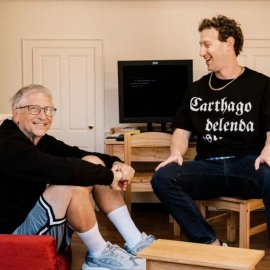 Όταν δύο billionaires συναντιούνται: Τα 40α γενέθλια του Μαρκ Ζούκερμπεργκ, η "guest" εμφάνιση του Bill Gates & η έκπληξη της συζύγου του, Priscilla (φωτό)