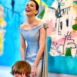Ντάσα Ζούκοβα Νιάρχου: Με baby blue τουαλέτα Prada - Πρώτα εντυπωσίασε τον μικρό της & μετά στο Met Gala!