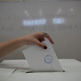 Οδηγίες για τις Ευρωεκλογές: Σε λίγες ώρες ανοίγουν οι κάλπες σε 18.380 εκλογικά τμήματα – Πρώτη φορά επιστολική ψήφος (φωτό)