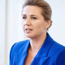 Mette Frederiksen: Χειροπέδες στον δράστη της επίθεσης κατά της Πρωθυπουργού της Δανίας – Σε σοκ η 47χρονη πολιτικός (φωτό & βίντεο)