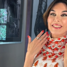 Τατιάνα Στεφανίδου: Κοράλια & διαμάντια στον λαιμό της – H super stylish & chic τουαλέτα με την υπογραφή της Σήλιας Κριθαριώτη (βίντεο)