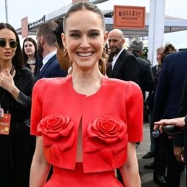 Natalie Portman: Άκρως ανανεωμένη η 42χρονη ηθοποιός - Ερωτευμένη στο πλευρό του 28χρονου, Paul Mescal; (φωτό)