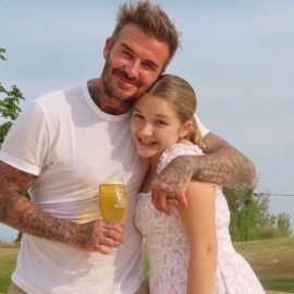 Victoria Beckham: Με ένα οικογενειακό άλμπουμ φωτογραφιών ευχήθηκε στον David - "Χρόνια πολλά στον καλύτερο μπαμπά!"